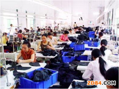 商務(wù)部:遵循規(guī)律 穩(wěn)中求進(jìn) 推動(dòng)加工貿(mào)易轉(zhuǎn)型升級(jí)