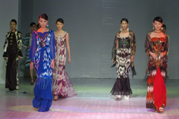 打造民族特色服裝品牌正當(dāng)其時(shí)