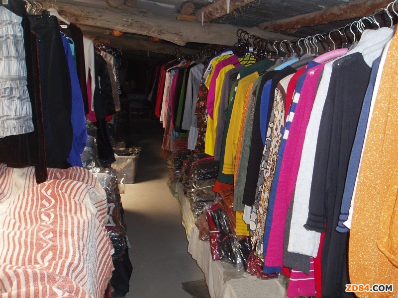 經(jīng)濟(jì)“跳水” 服裝紡織業(yè)進(jìn)入“大庫(kù)存”時(shí)代