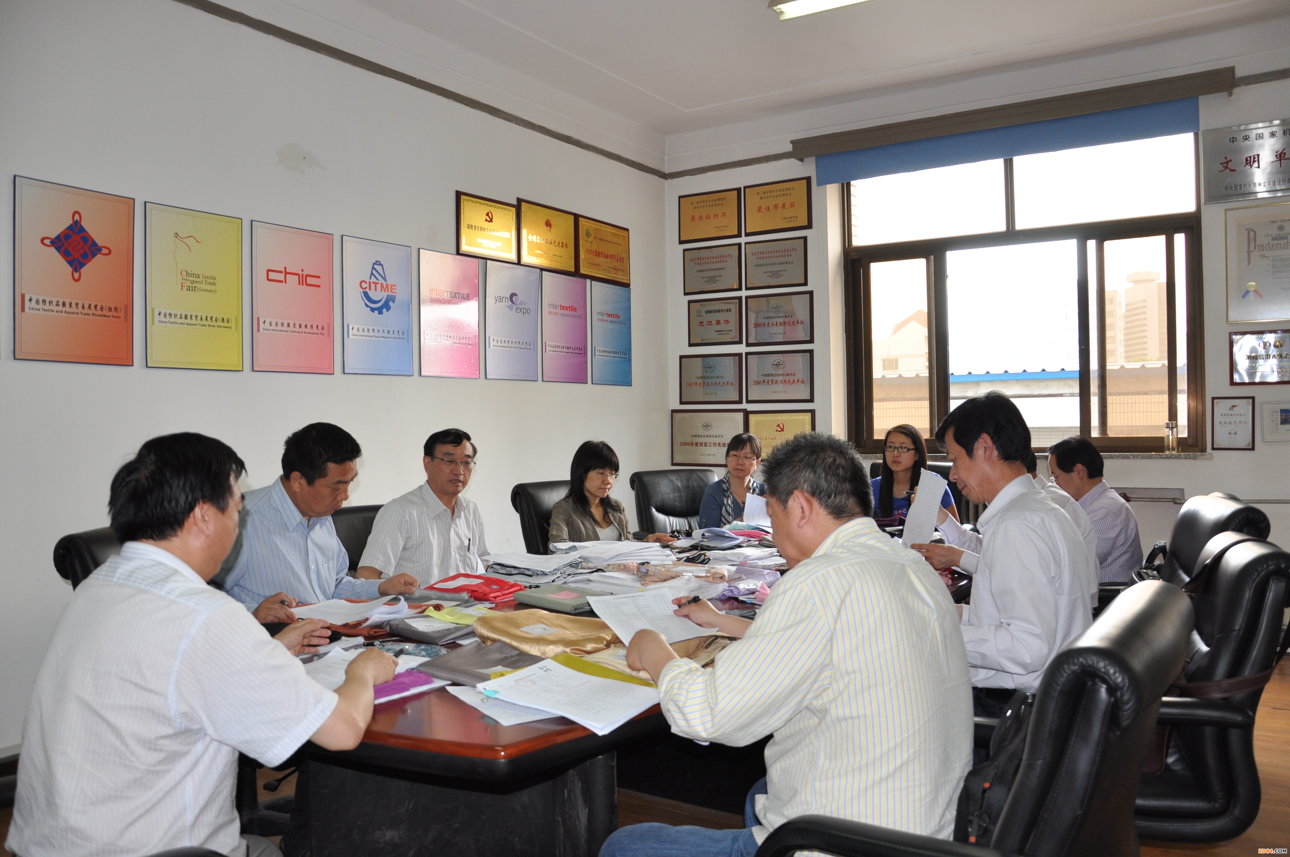 2012年度全國長絲面料名優(yōu)精品專家評審會議在京召開