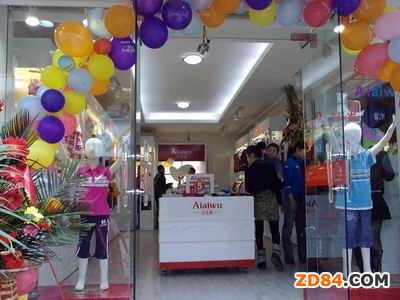 終端店鋪樹立品牌形象 童裝“大店模式”悄然興起