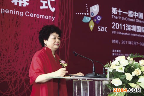 【專訪】協(xié)會里的企業(yè)家——深圳市服裝行業(yè)協(xié)會會長沈永芳