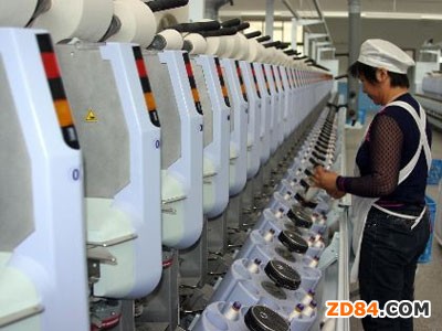 棉價跳水紡企或“壓錠轉產(chǎn)” 終端服裝市場疲軟價格難降