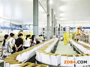 數(shù)千服裝作坊遷往漢川 怎樣消除三合一