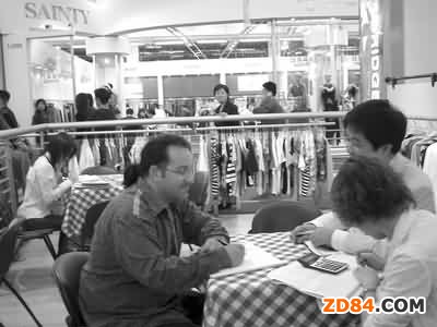 巴基斯坦附加值服裝部門(mén)感覺(jué)到無(wú)配額紡織體制的冷酷