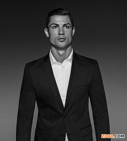 C羅自創(chuàng)品牌CR7年底上線 官網(wǎng)推高級(jí)襯衫