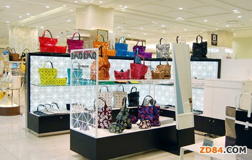 “輕奢品”市場或成主角 品牌消費市場份額極具增加