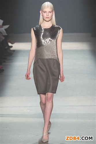 �W�W���ː۵Ľ���ɫ