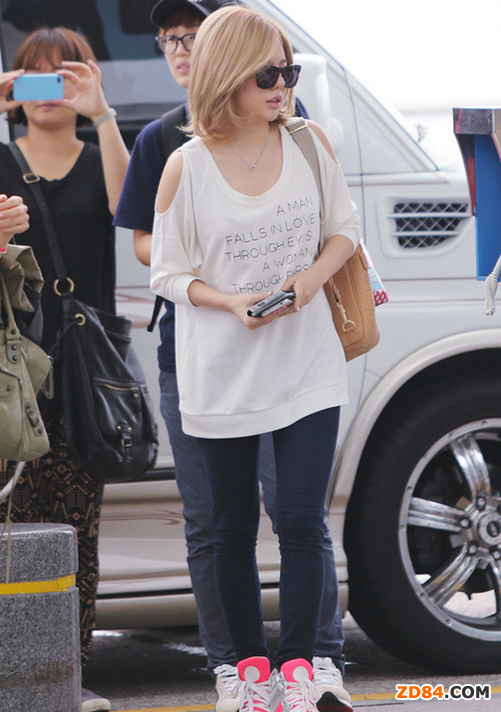 褲裝輕盈上街 少女時代早秋演繹帥氣新法則