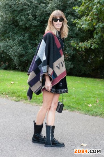 ���������͆�һ���L(f��ng)���Ͷ���ͬ��������|(zh��)�������O(sh��)Ӌ(j��)�`�Ҏ(gu��)�t�������(l��i)�����ӑ�_(d��)�˂��g�����@�������������M(j��n)�еĂ��ؕr(sh��)�b�����(ch��ng)�����@λ����һ���ڰ׽�(j��ng)��Look�Î׺ΈD����ǰ�̺��L(zh��ng)�����p�ɳɞ�������c(di��n)��С�L(f��ng)һ���ǽ�һ��(g��)Ӣ���Sˬ��