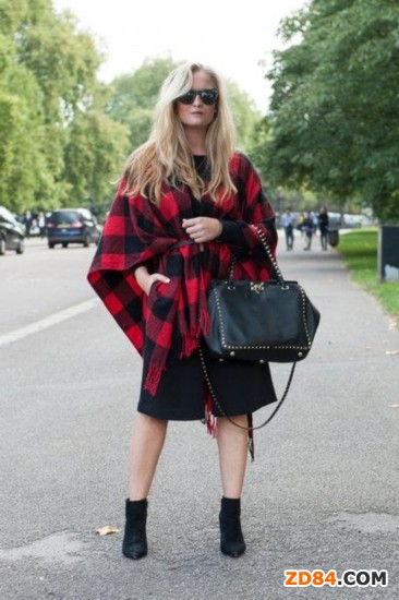 ���������͆�һ���L(f��ng)���Ͷ���ͬ��������|(zh��)�������O(sh��)Ӌ(j��)�`�Ҏ(gu��)�t�������(l��i)�����ӑ�_(d��)�˂��g�����@�������������M(j��n)�еĂ��ؕr(sh��)�b�����(ch��ng)�����@λ����һ���ڰ׽�(j��ng)��Look�Î׺ΈD����ǰ�̺��L(zh��ng)�����p�ɳɞ�������c(di��n)��С�L(f��ng)һ���ǽ�һ��(g��)Ӣ���Sˬ��