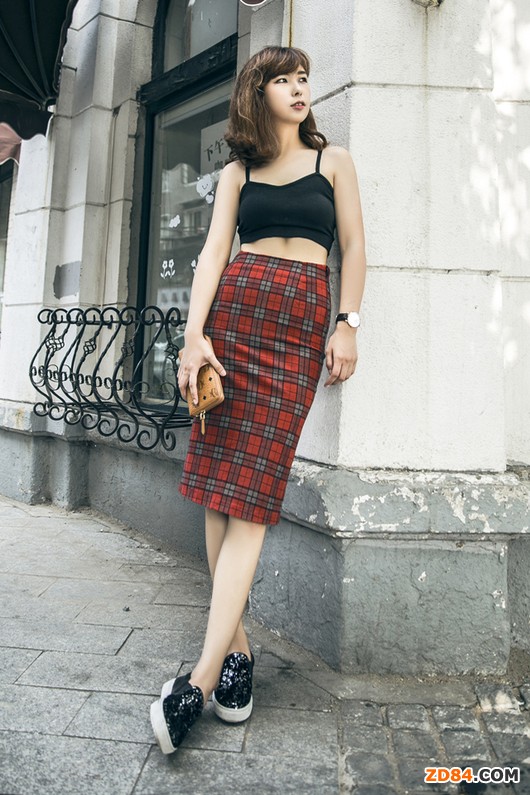 衣櫥中一定要有的塑形法寶--高腰包臀裙