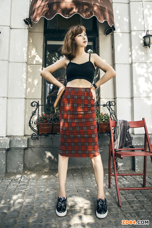 衣櫥中一定要有的塑形法寶--高腰包臀裙