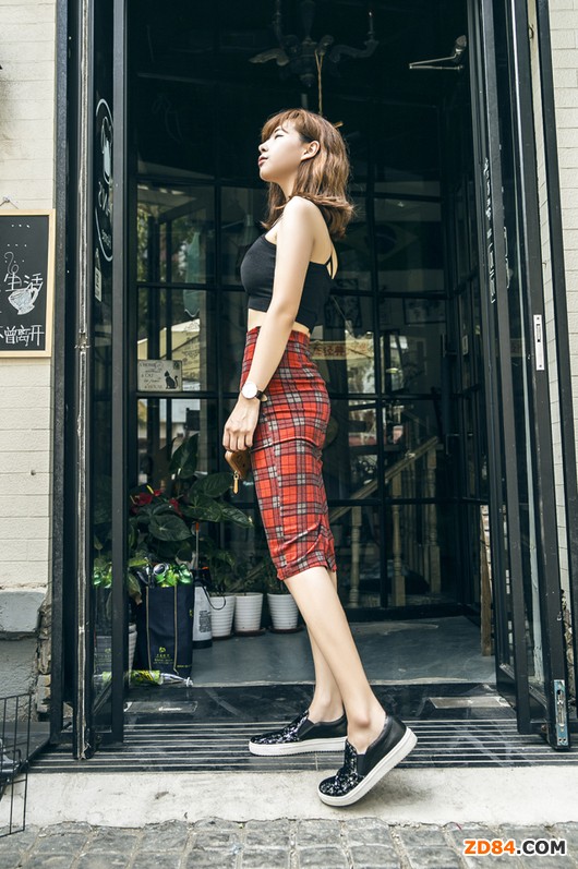 衣櫥中一定要有的塑形法寶--高腰包臀裙