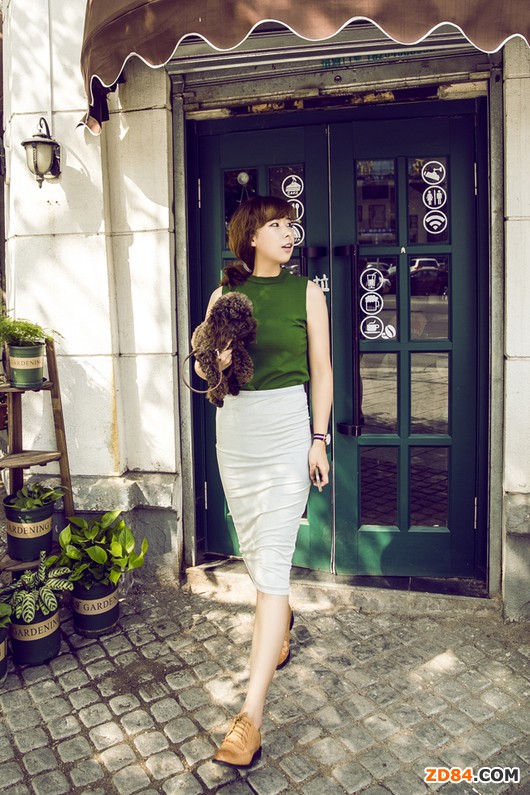 衣櫥中一定要有的塑形法寶--高腰包臀裙