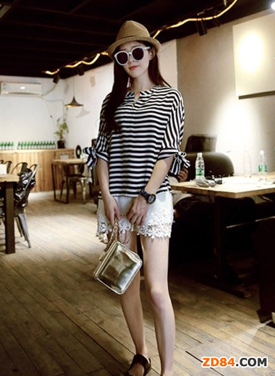 條紋T恤+短褲 街頭潮范兒穿搭技巧