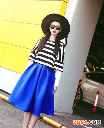 ������δ���Ō��{ɫȹ��