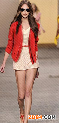 歐洲小香風(fēng)西裝外套 展現(xiàn)迷人身材