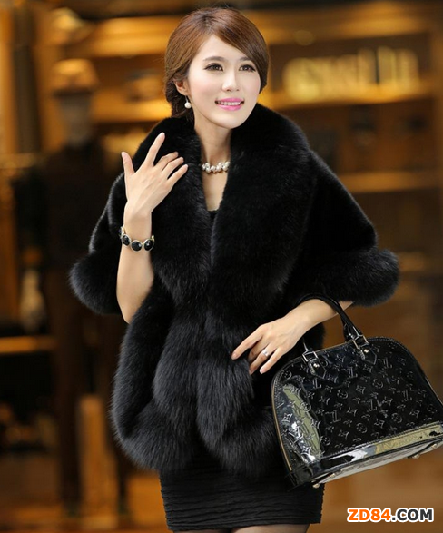 優(yōu)雅貴婦團(tuán) 皮草披肩優(yōu)雅與奢華的搭配