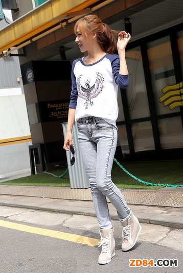 �\ɫ���eţ��ѝ �p����Ȼ�����m