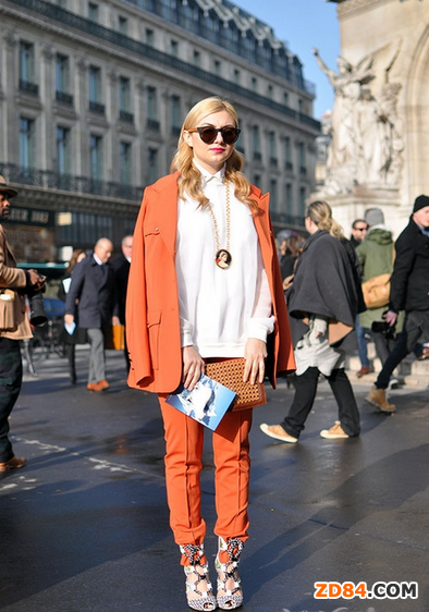 ������δ����ɫ����